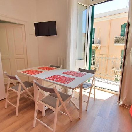 Un Faro Nel Mare - Casa Vacanze Bari Exteriér fotografie